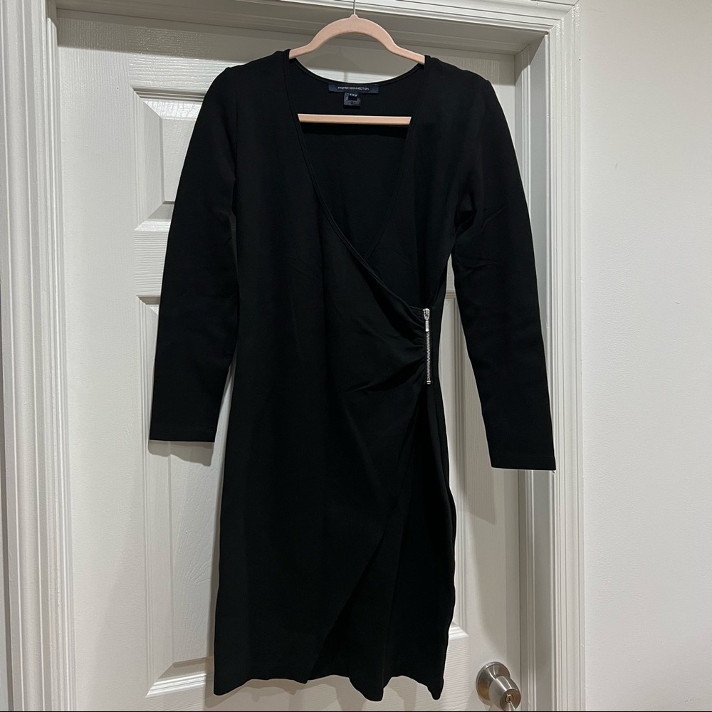 NWOT FRENCH CONNECTION FAUX WRAP ZIPPER LITTLE BLACK DRESS IN SIZE 10